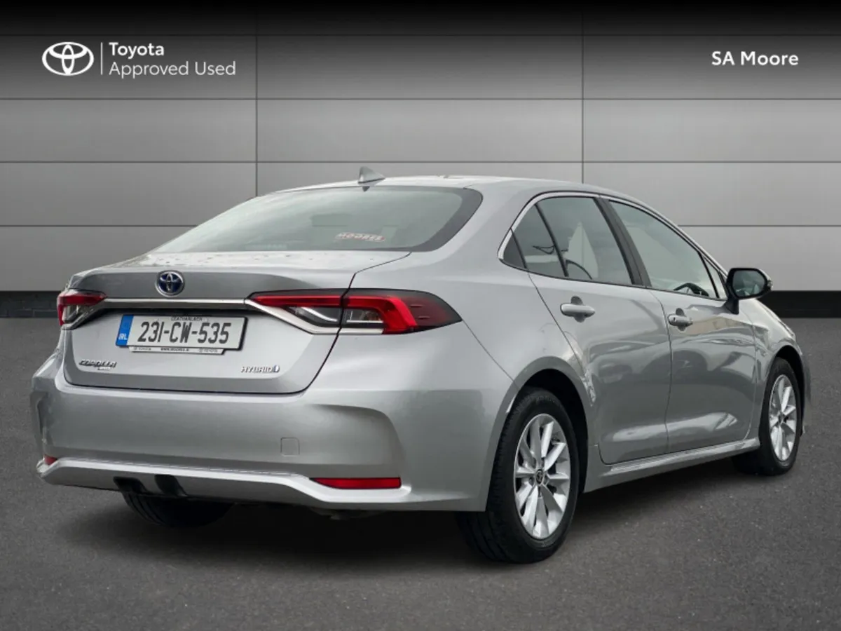 Toyota Corolla HYBRID LUNA SALOON - Image 2