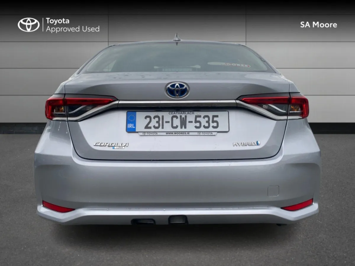 Toyota Corolla HYBRID LUNA SALOON - Image 4