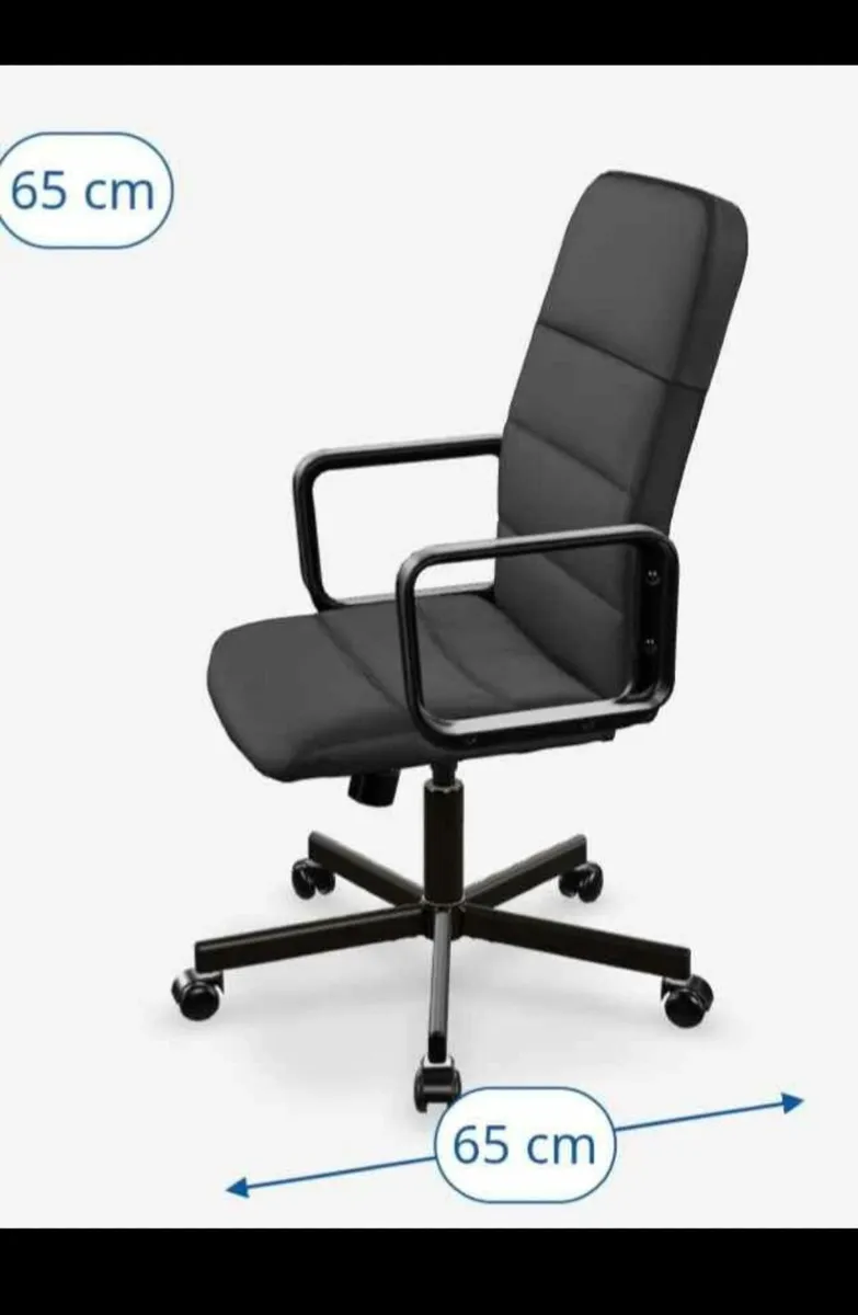 Desk and chair - Image 1