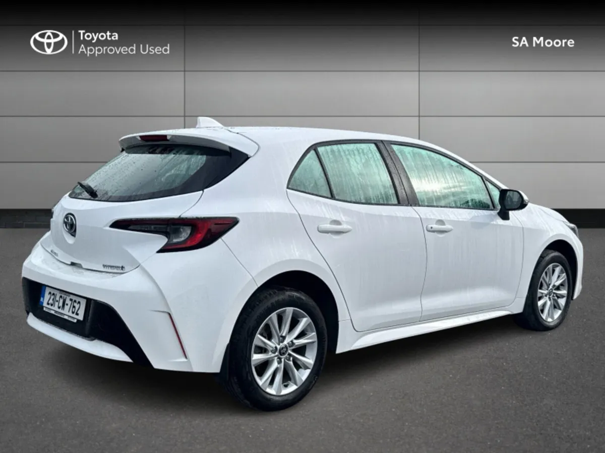Toyota Corolla HYBRID LUNA HATCHBACK - Image 2