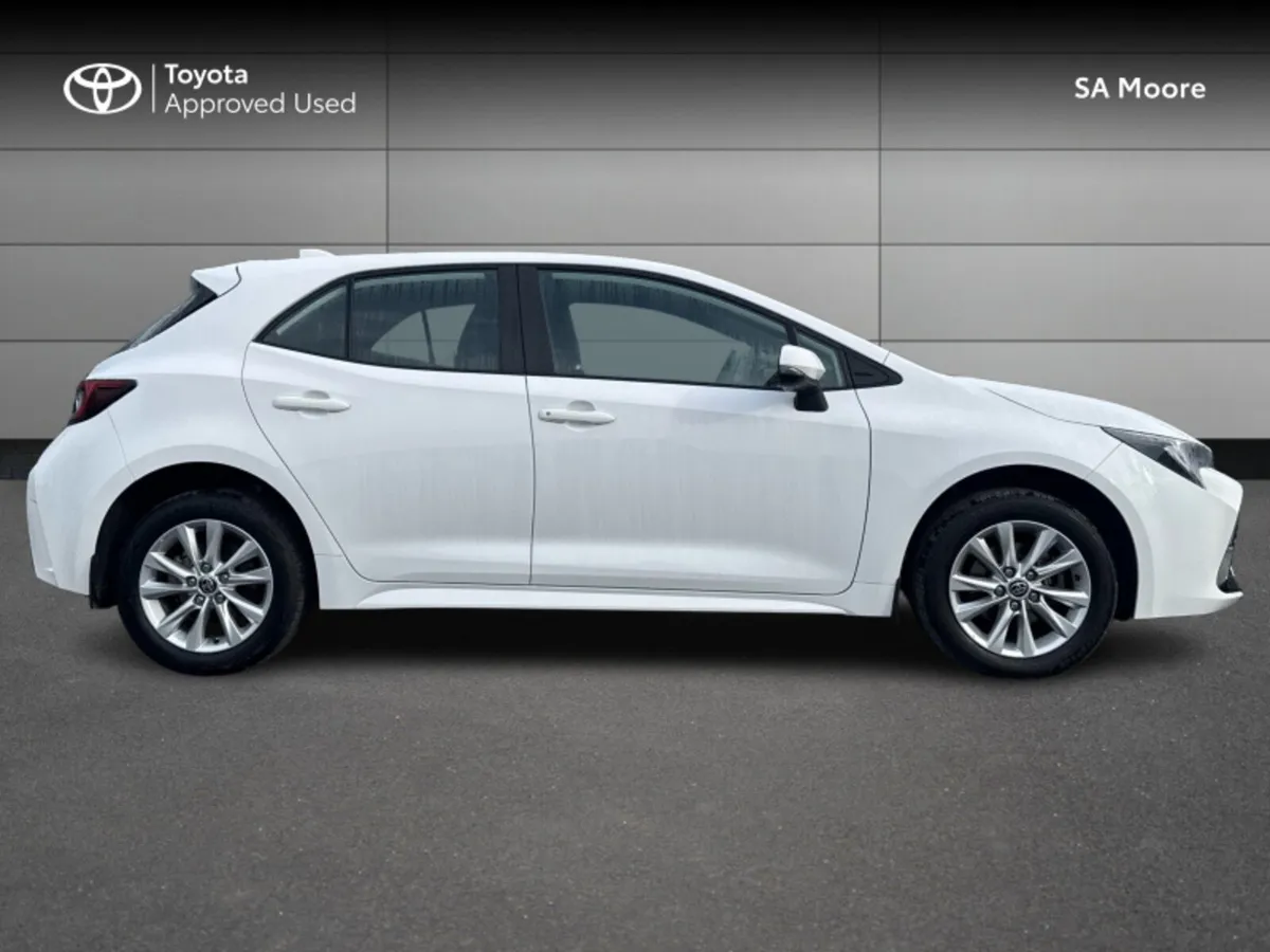 Toyota Corolla HYBRID LUNA HATCHBACK - Image 3
