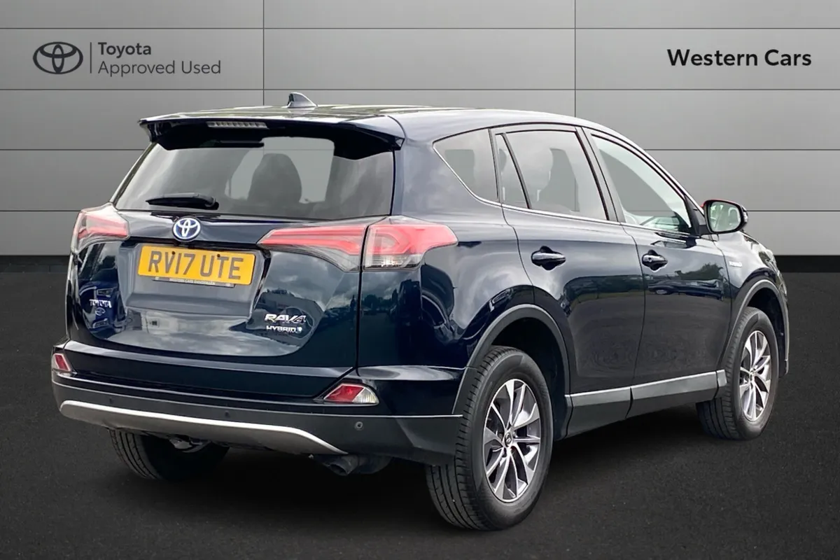 Toyota RAV4 2017 - Image 2