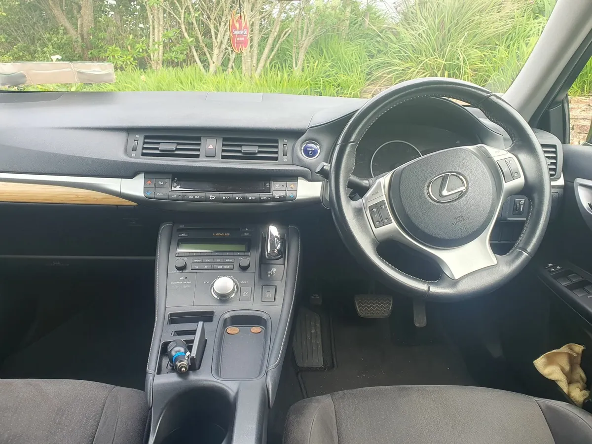 Lexus CT 2011 - Image 4