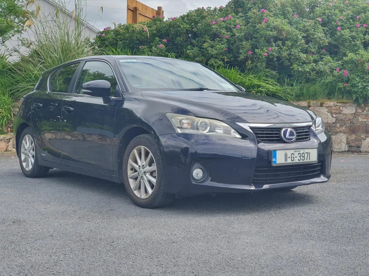 Lexus CT 2011 - Image 2