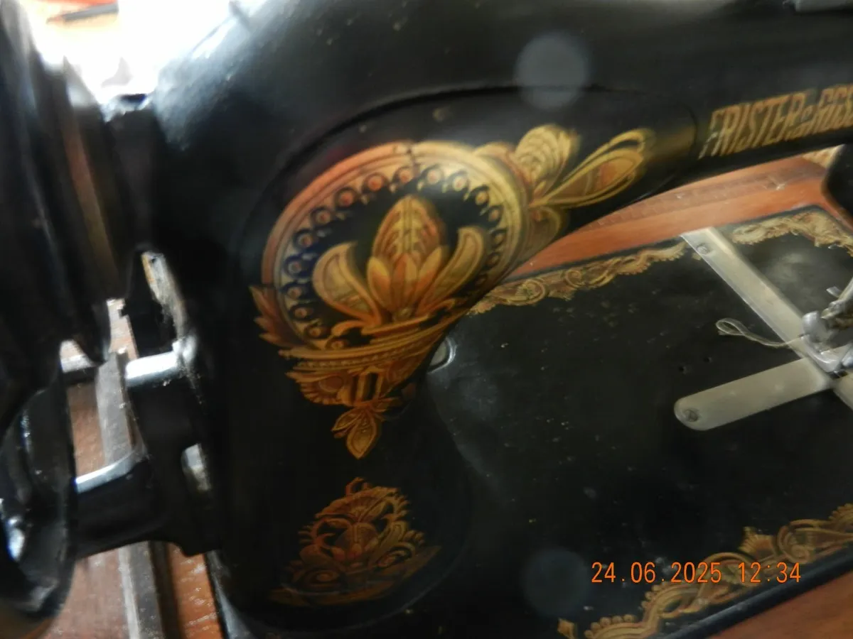 antique sewing machine - Image 4