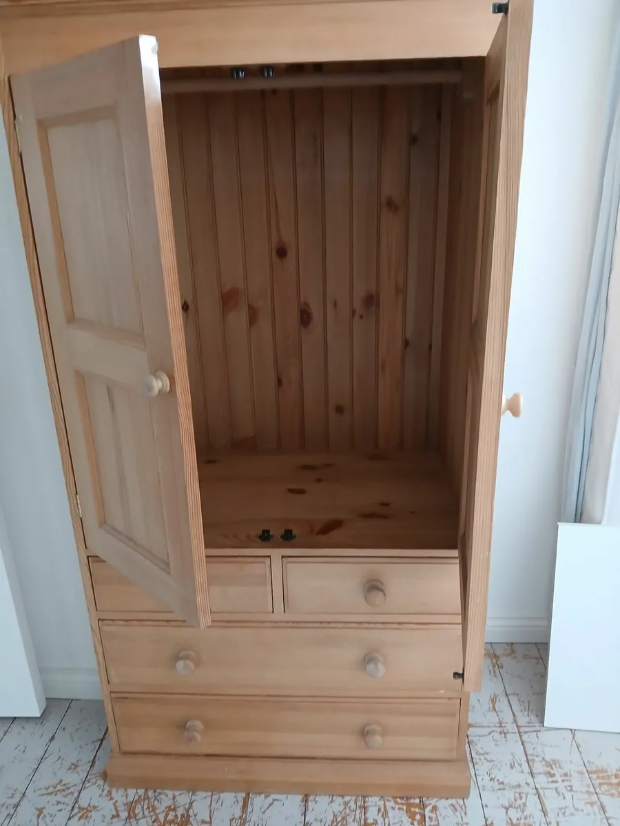 wardrobe - Image 2