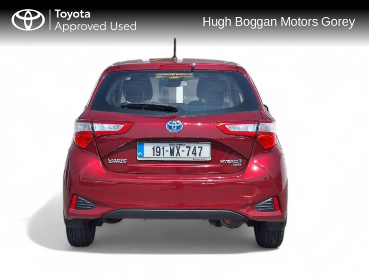 Toyota Yaris YARIS HYBRID 5DR LUNA - Image 4