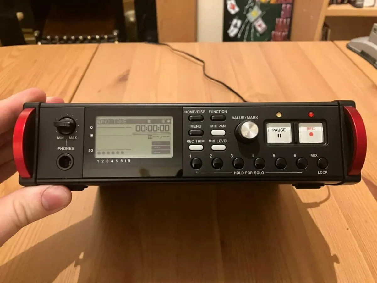 tascam dr-680 mkii portable field recorder - Image 4