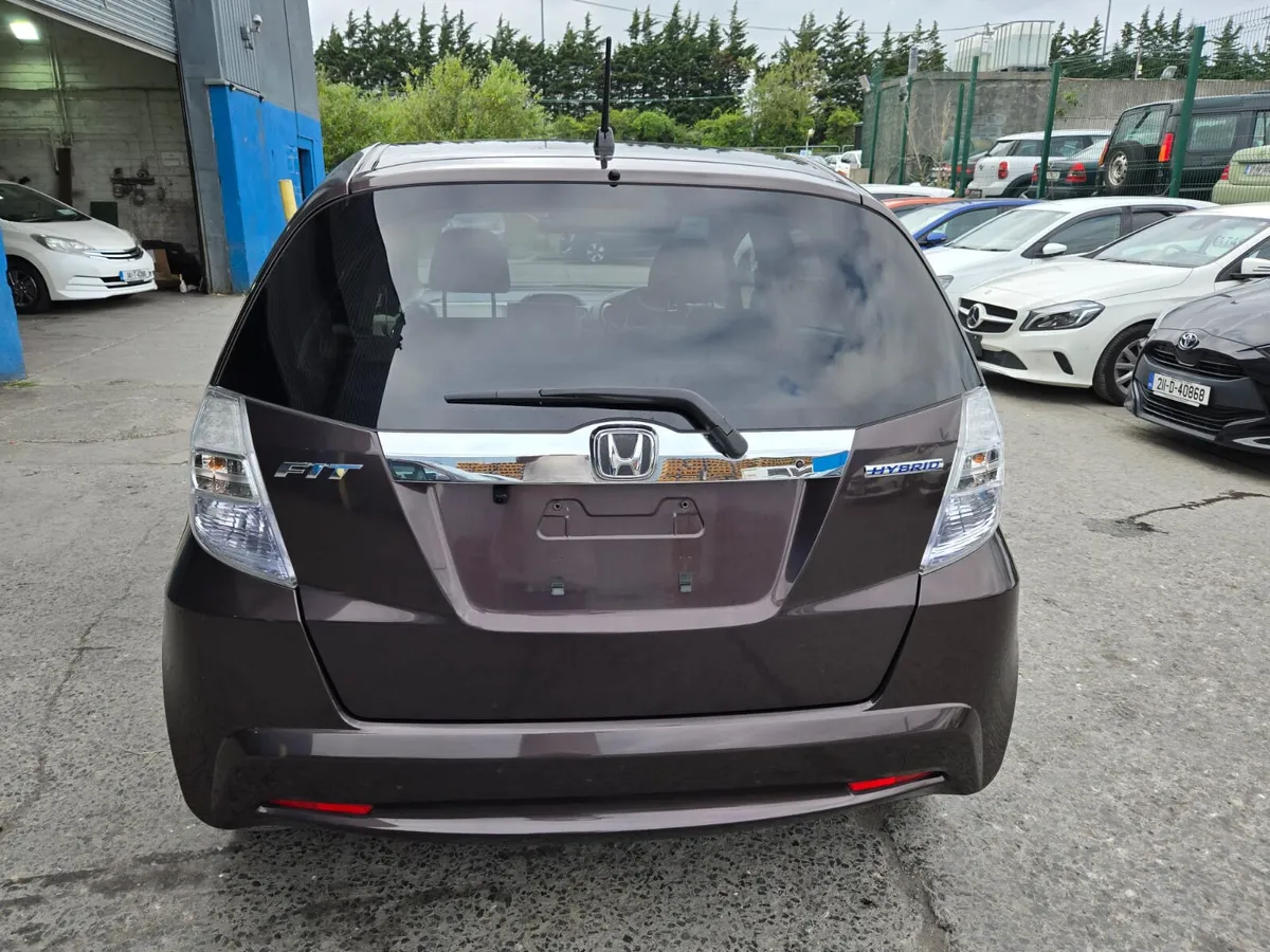 2012 Honda Fit Hybrid Automatic - Image 3