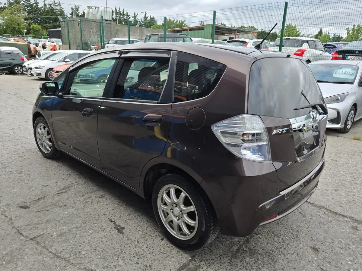 2012 Honda Fit Hybrid Automatic - Image 4