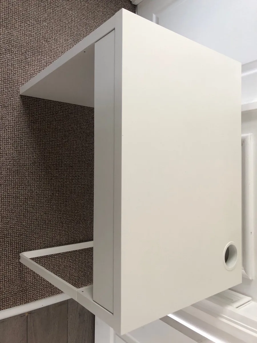 White Desk - Image 1