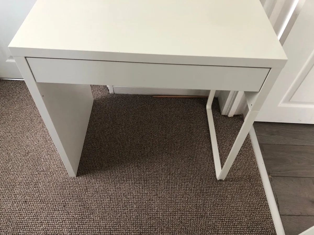 White Desk - Image 3