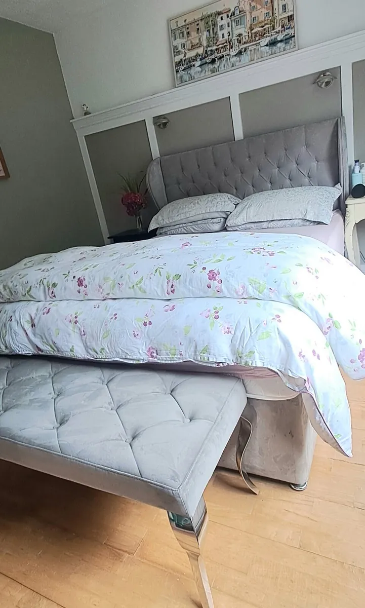 King Wing (floor standing) grey headboard and base - Image 3
