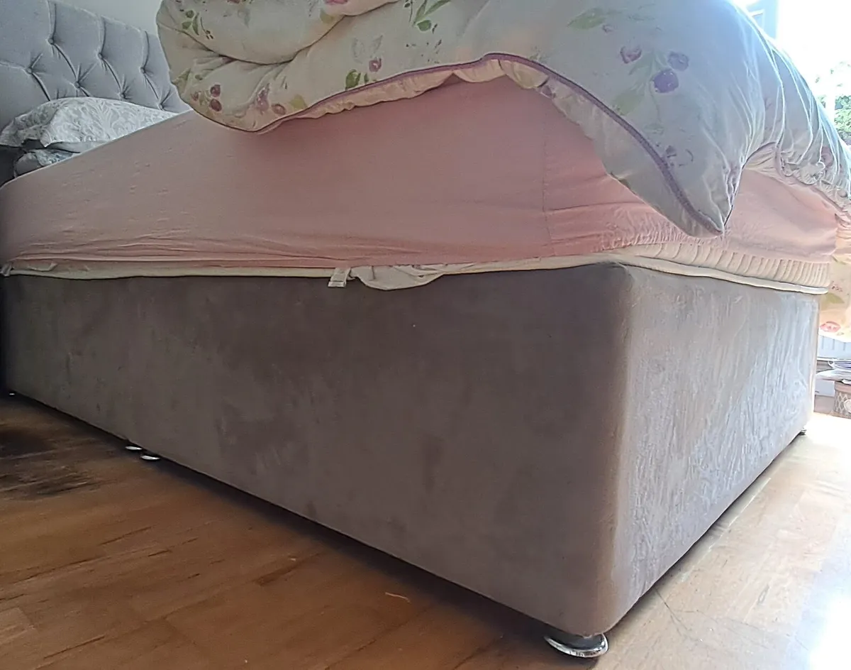 King Wing (floor standing) grey headboard and base - Image 4