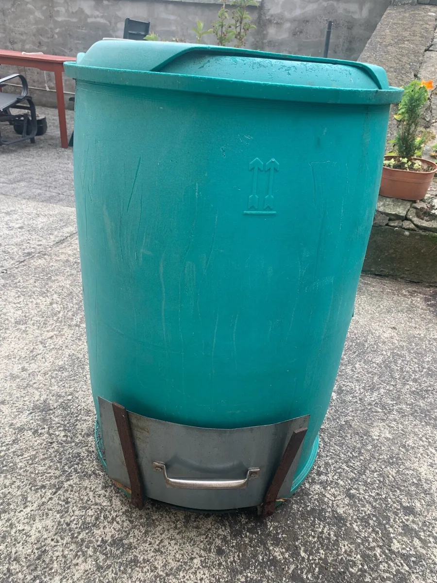 Coal bunker / store - Image 1