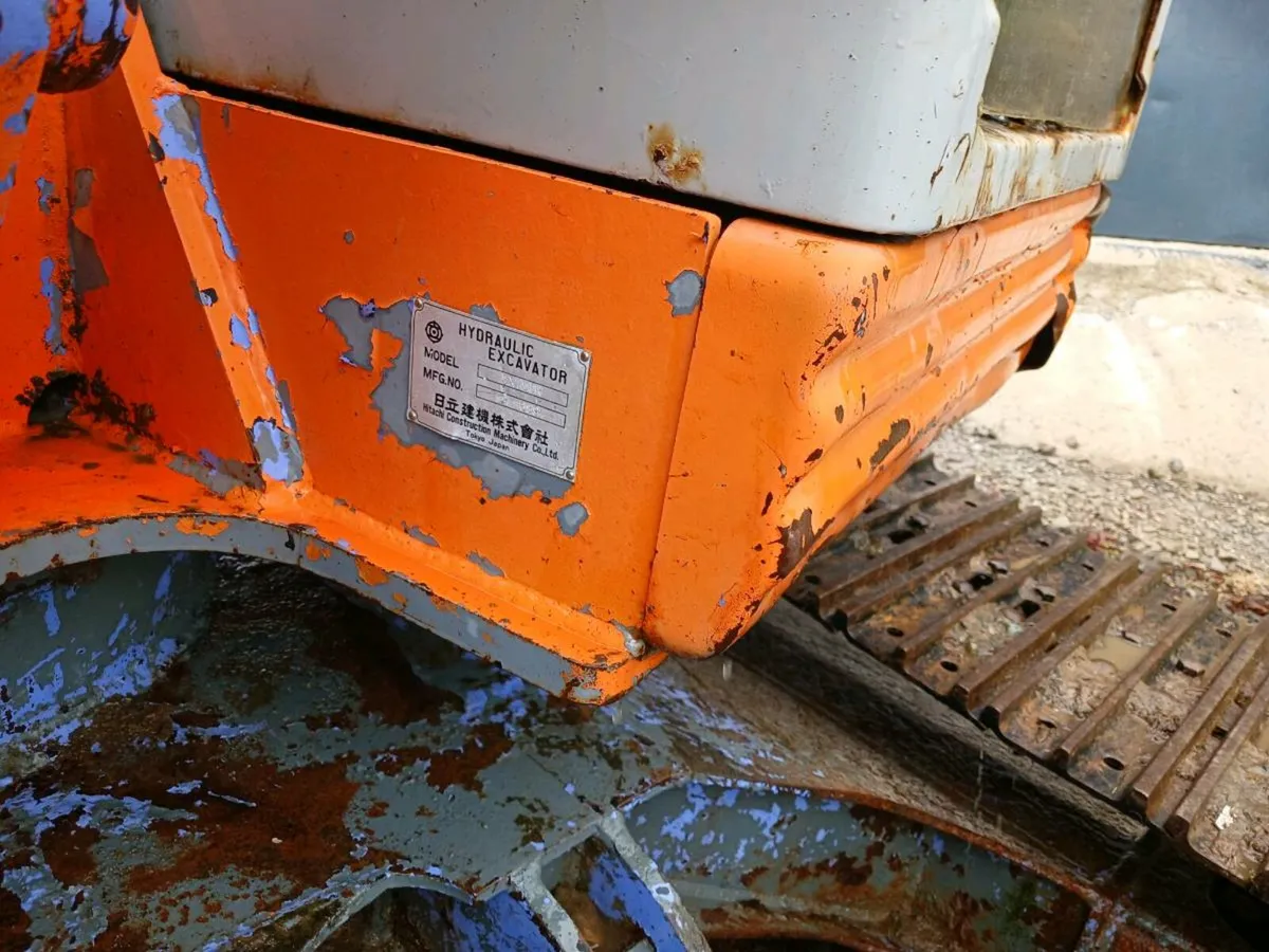 Hitachi 7.5 ton digger - Image 2