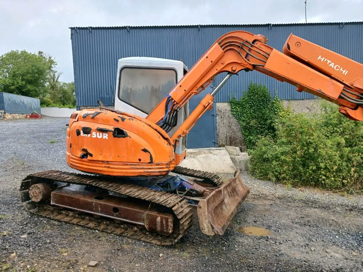Hitachi 7.5 ton digger - Image 4