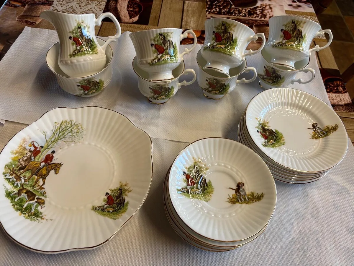 Royal Tara The Hunt China Set - Image 1