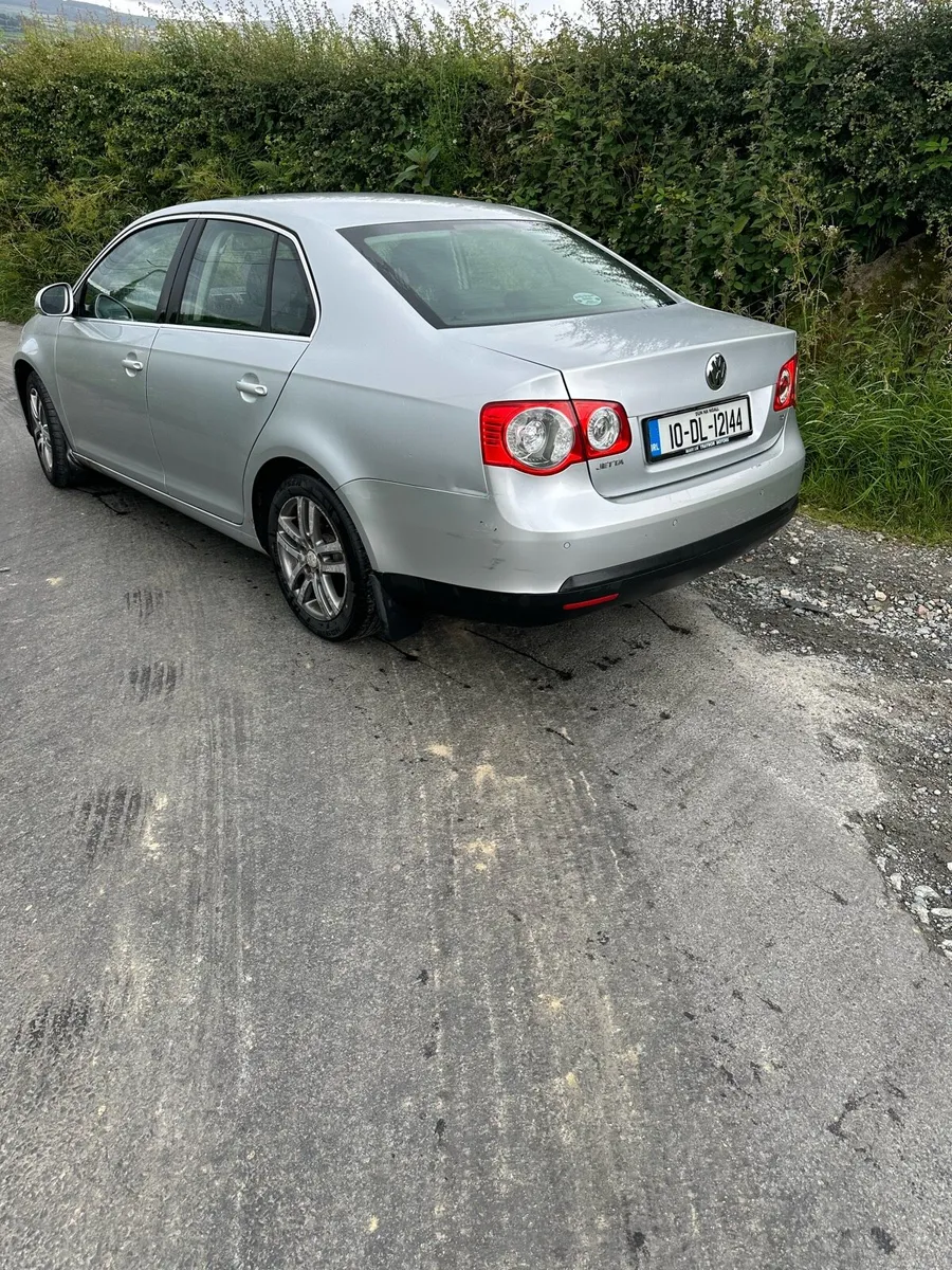 Volkswagen Jetta - Image 4