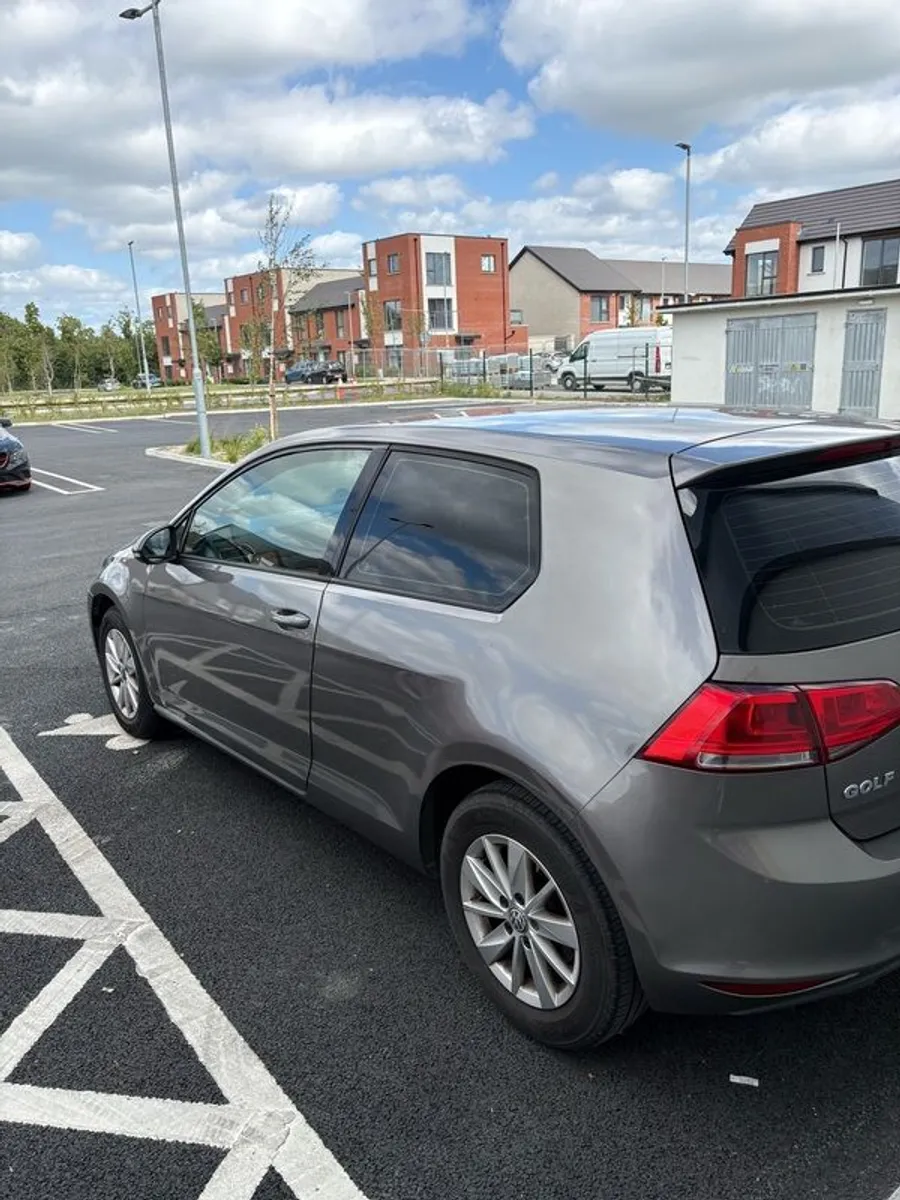 2014 Volkswagen Golf - Image 4