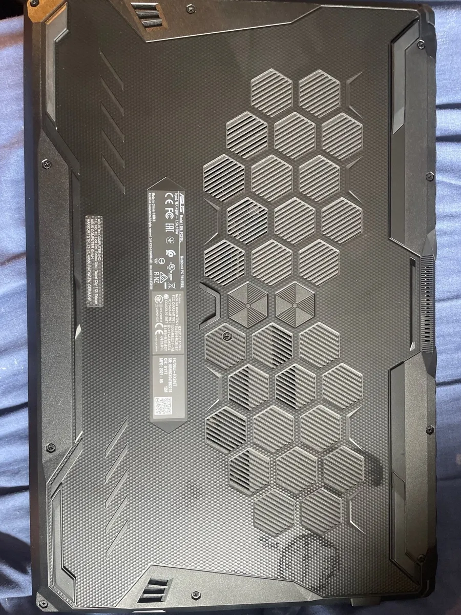 Laptop - Image 4