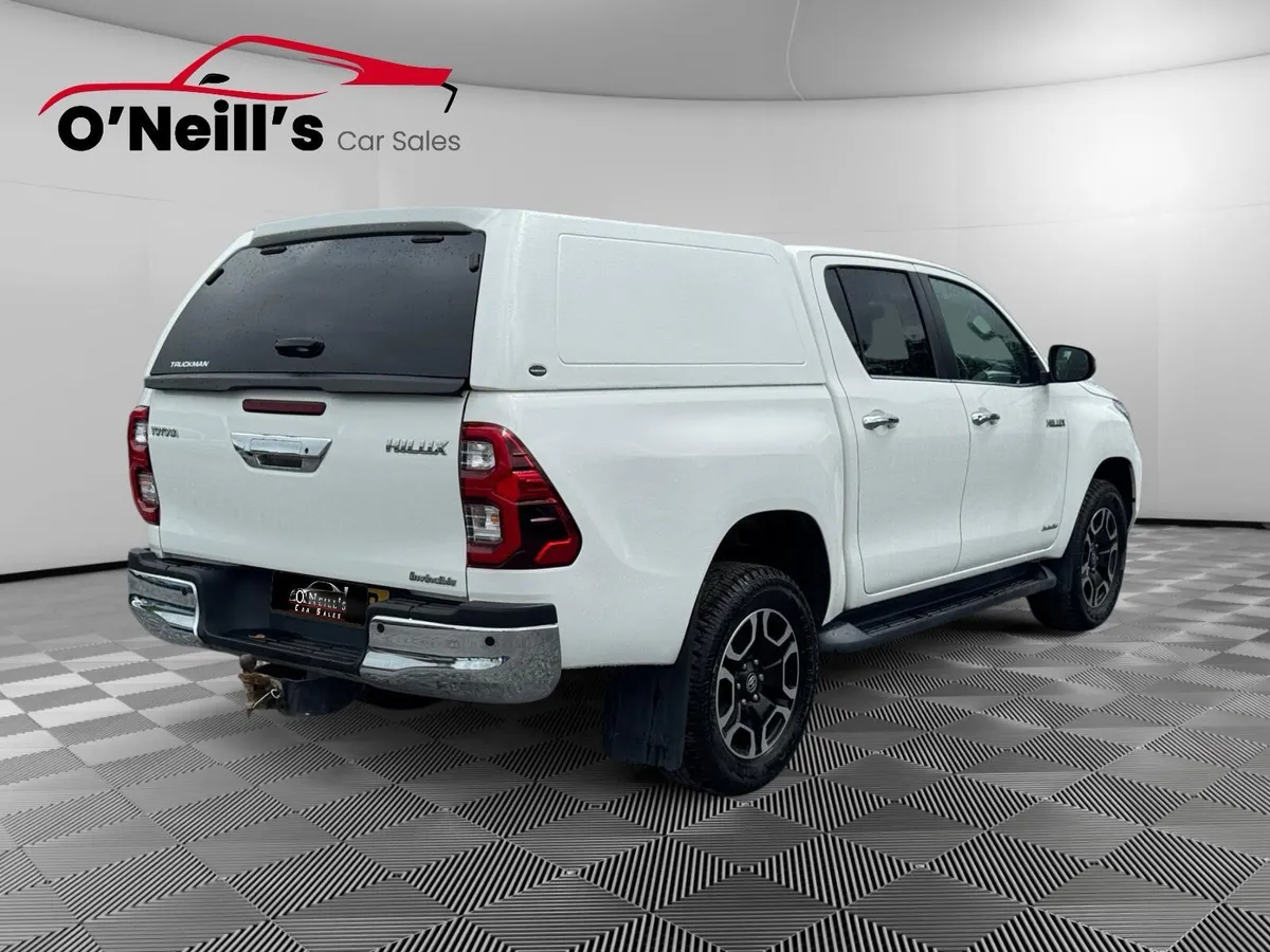 Toyota Hilux 2022 INVINCIBLE D-4D 4WD AUTO - Image 3