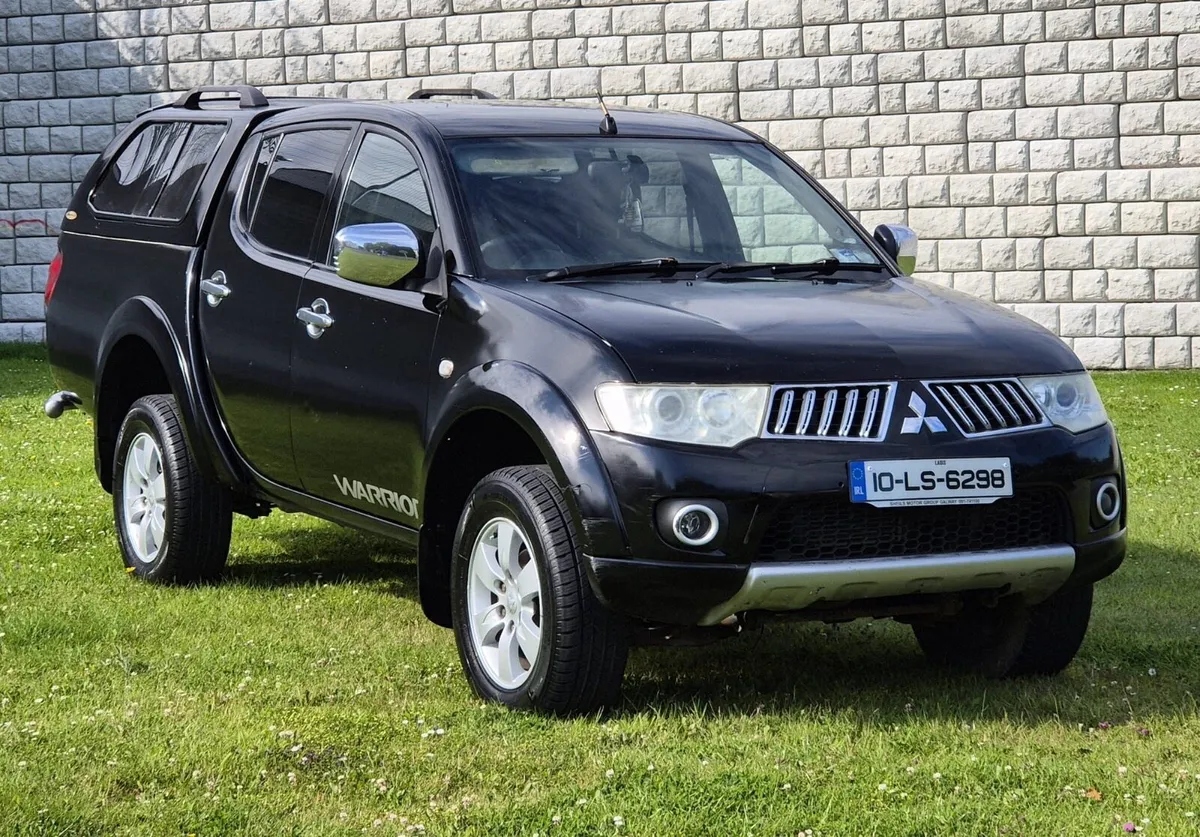 2010 MITSUBISHI L200 CREWCAB - Image 1