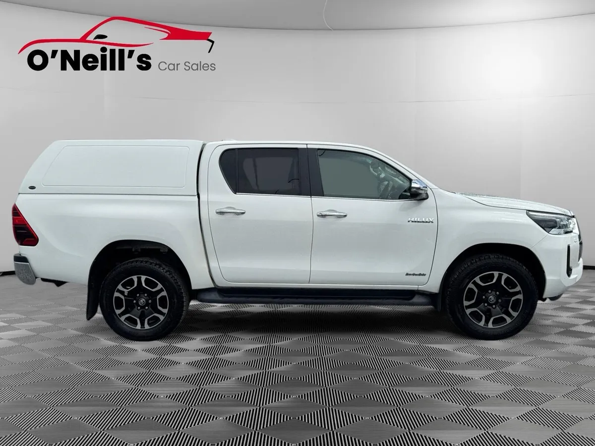 Toyota Hilux 2022 INVINCIBLE D-4D 4WD AUTO - Image 2