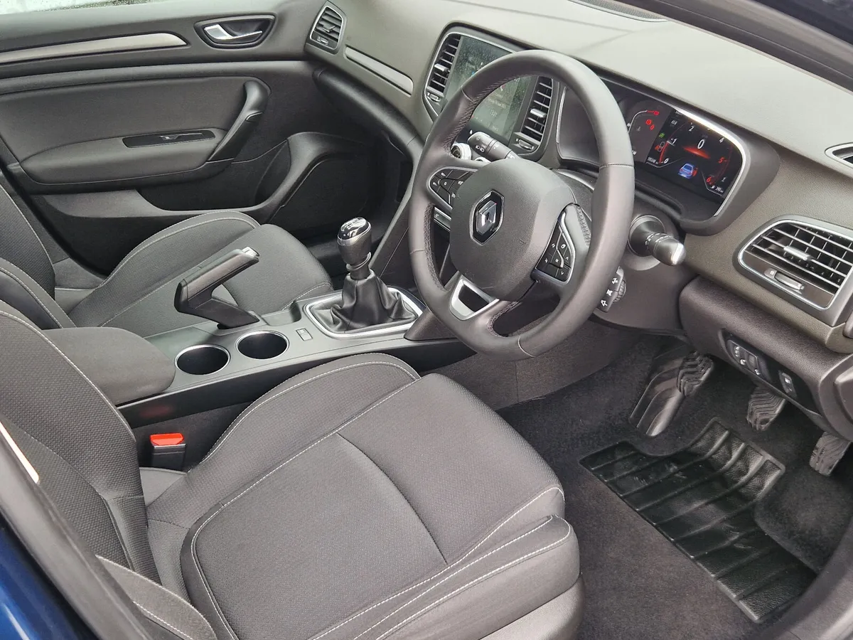 Renault Megane  PLAY BLUE DCI 115 - Image 4