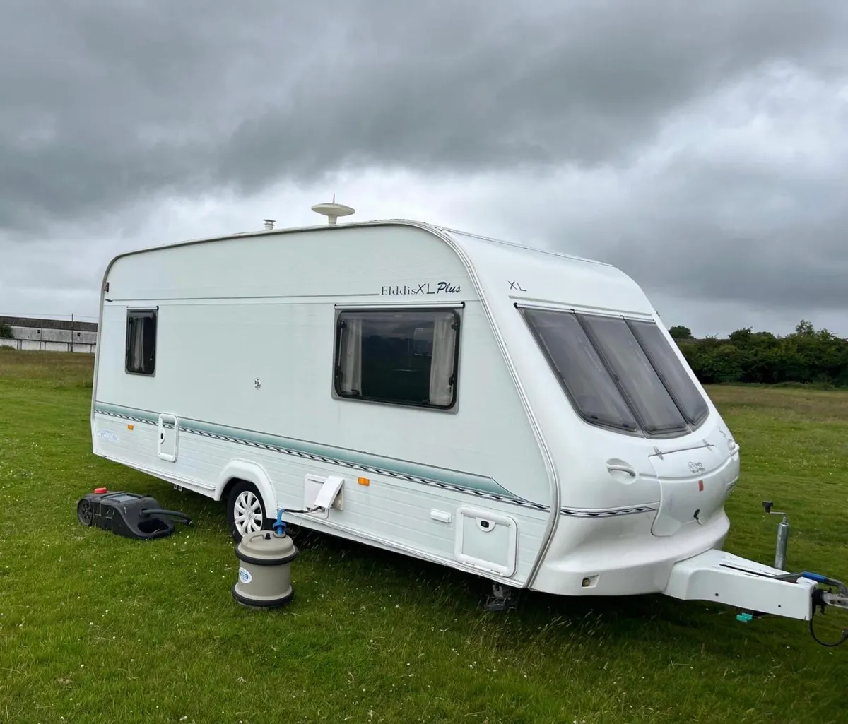 Eldiss 5/6 berth with Awning - Image 2
