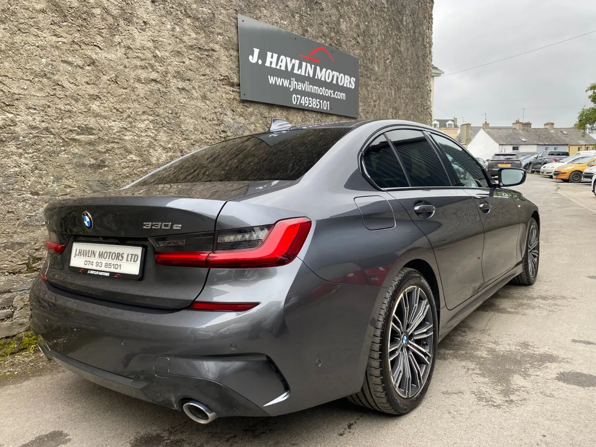 BMW 3-Series 2021 - Image 3