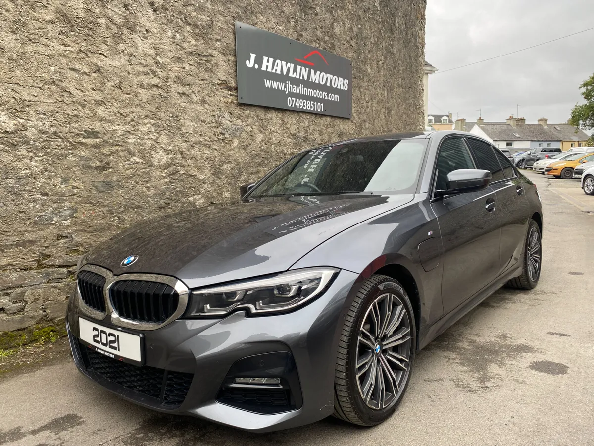 BMW 3-Series 2021 - Image 4