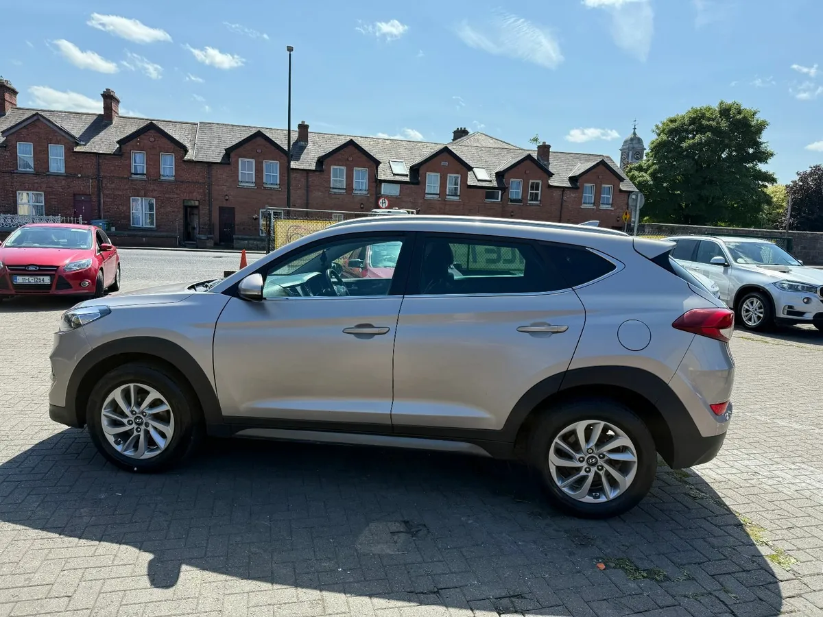 Hyundai Tucson 2017 CRDI PREMIUM - Image 3