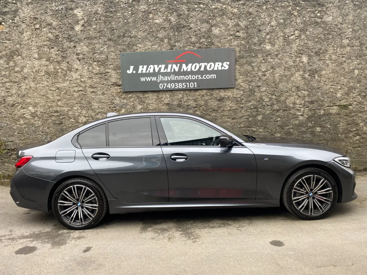 BMW 3-Series 2021 - Image 2