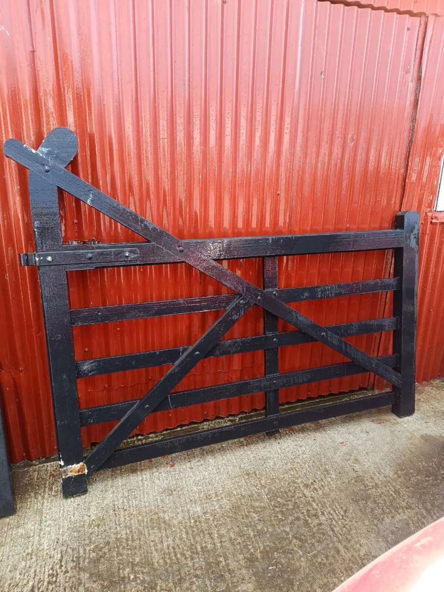 Gates - Image 1
