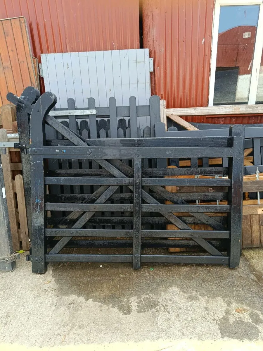 Gates - Image 2