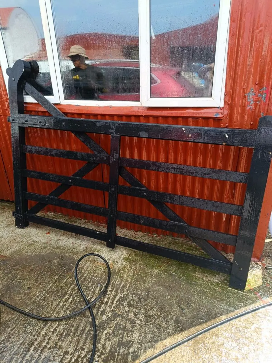 Gates - Image 3