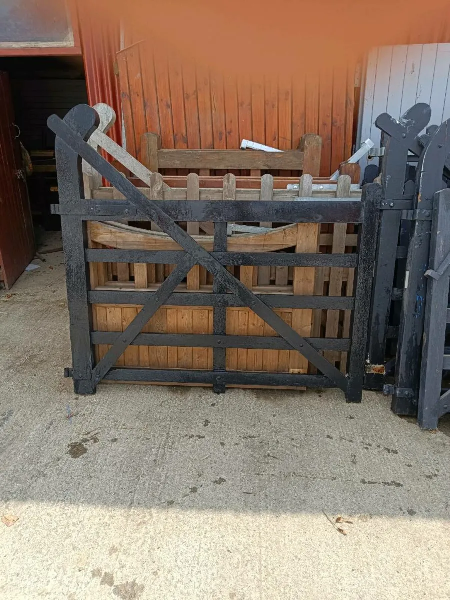 Gates - Image 4