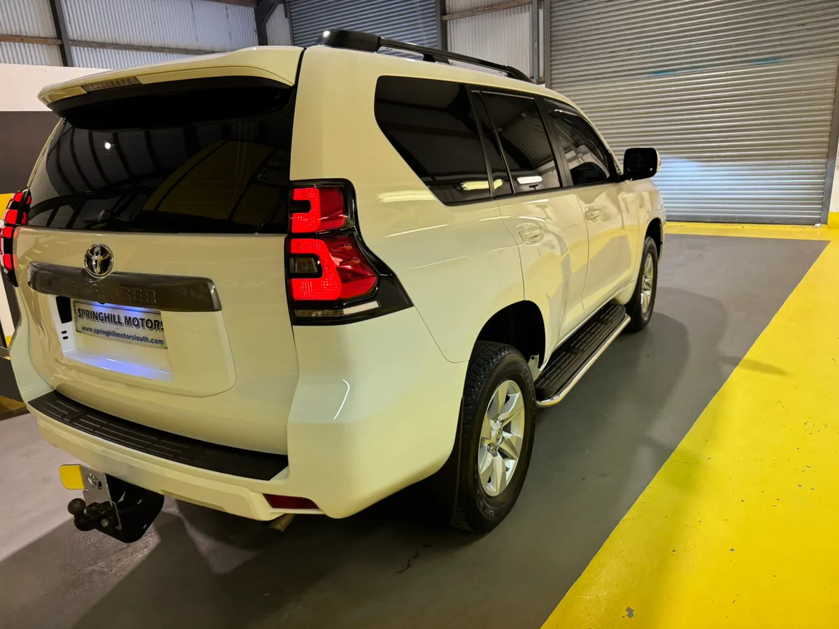 2022 Toyota Land Cruiser LWB 2.8 AUTO 204ps NO VAT - Image 4