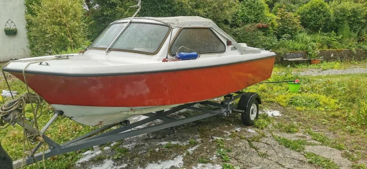 13ft cabin cruiser 10hp - Image 1