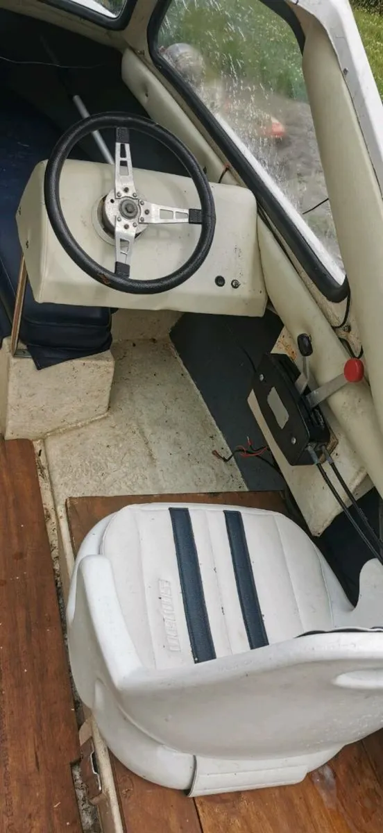 13ft cabin cruiser 10hp - Image 2
