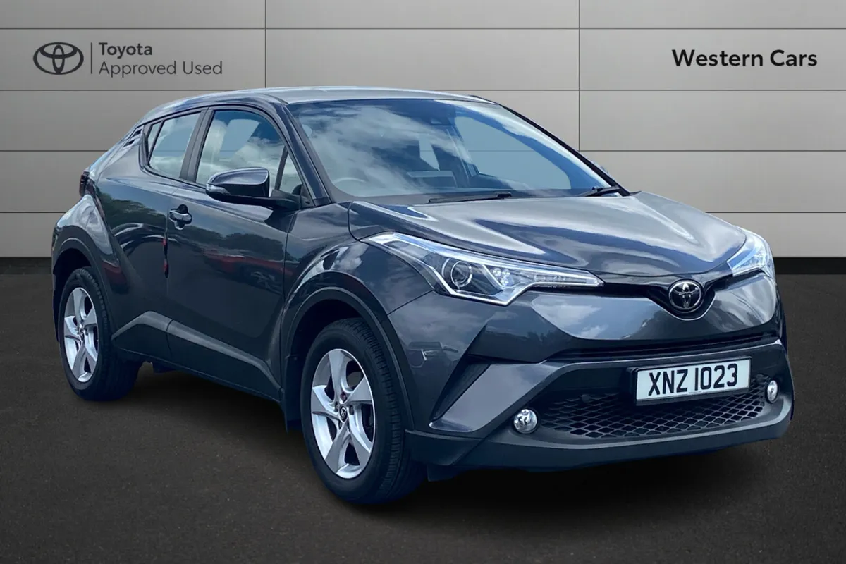 Toyota C-HR 2017 - Image 1