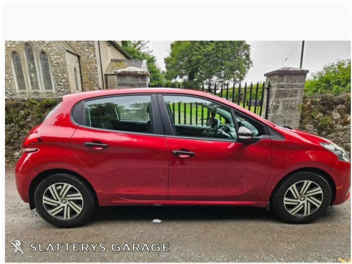 Peugeot 208 1.6 Blue Hdi 75 bhp Access 5dr - Image 4