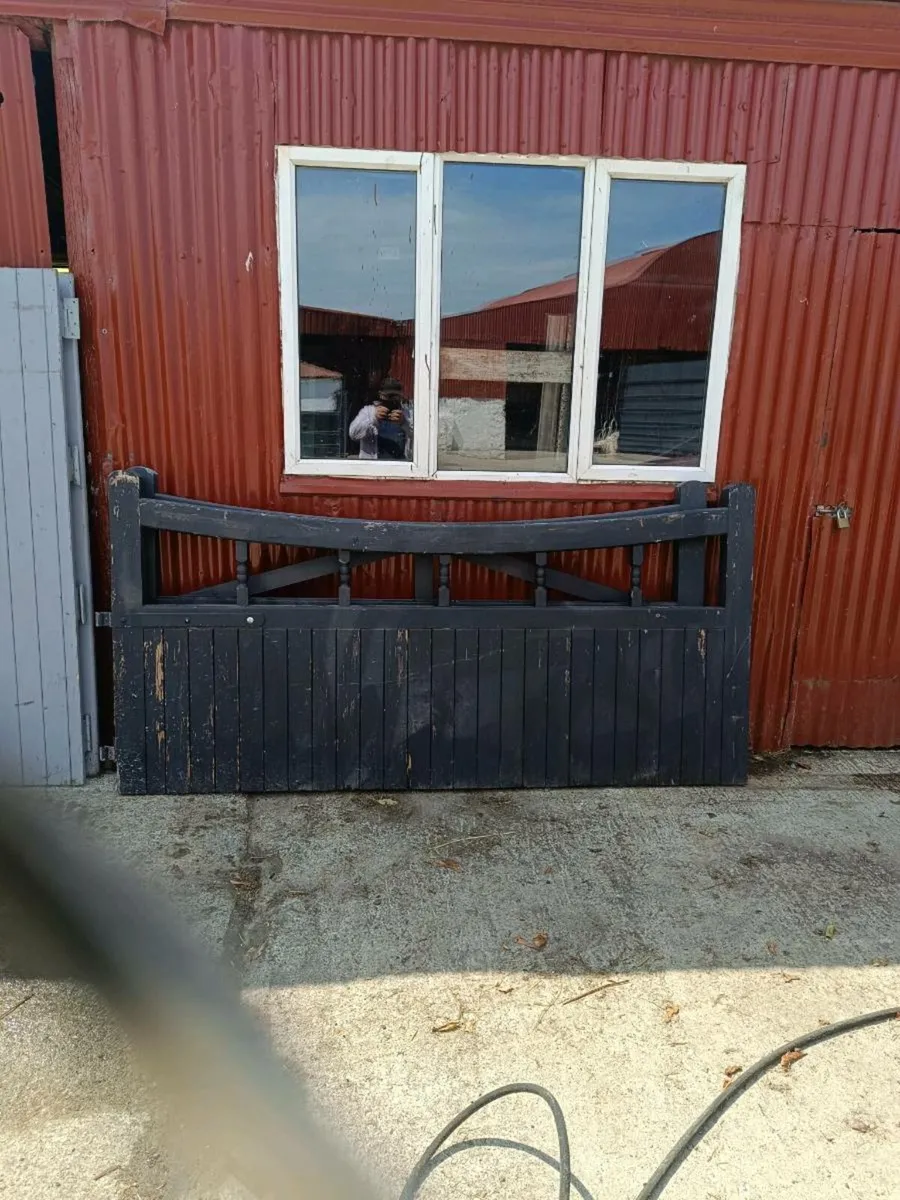 Gates - Image 4