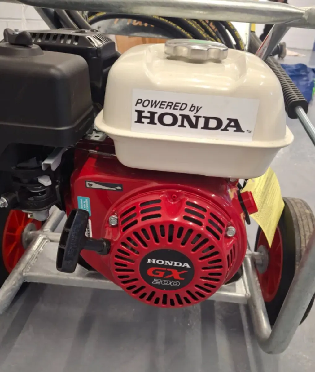 Honda 2200psi Power washe - Image 3