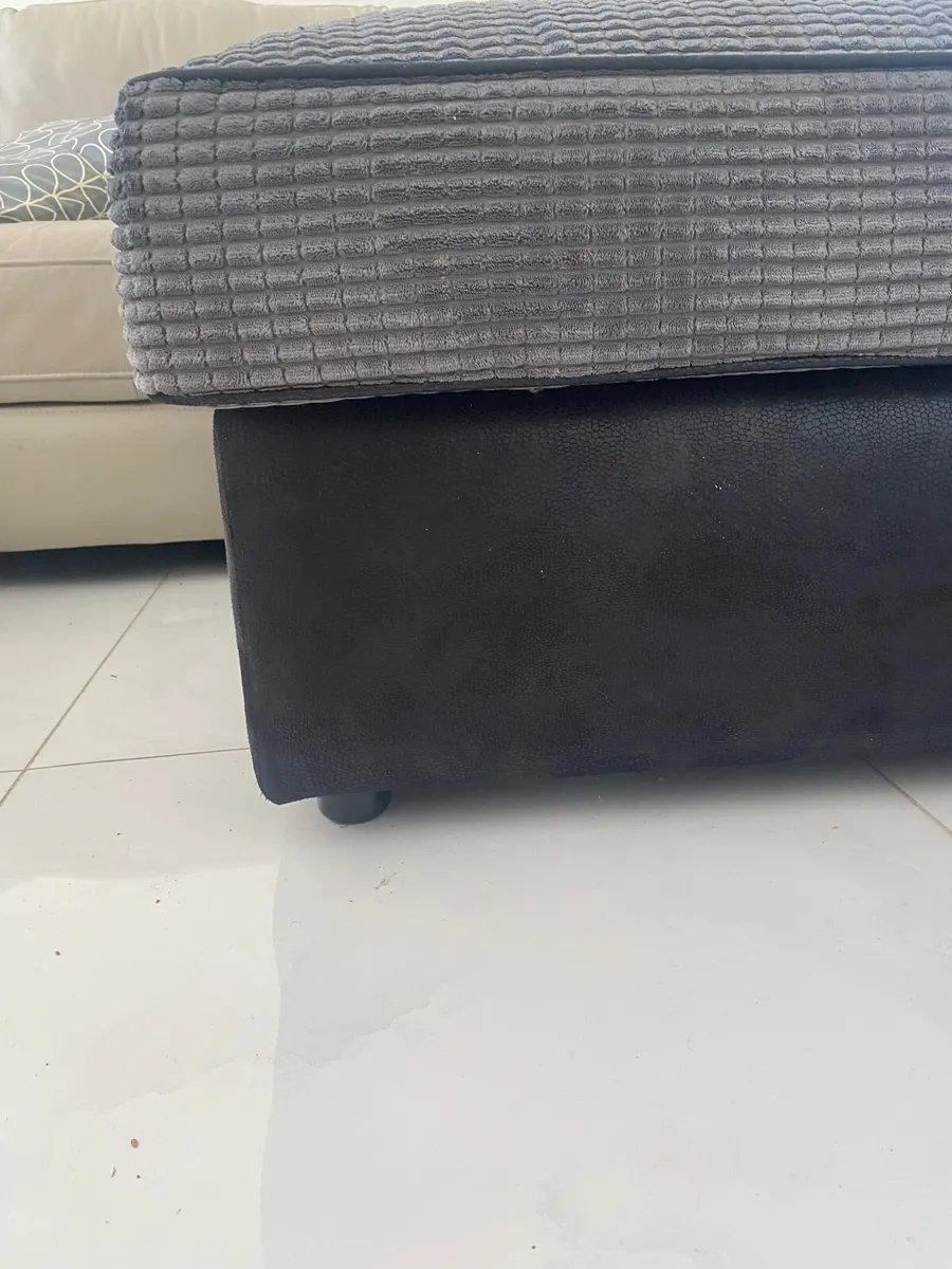 Pouffe - Image 2