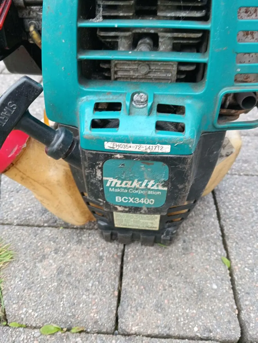 Makita BCX3400 Brush cutter 33.5cc 4 stroke - Image 3