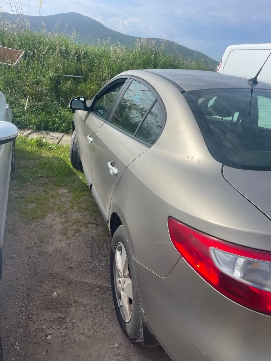 Renault Fluence 2012 - Image 2
