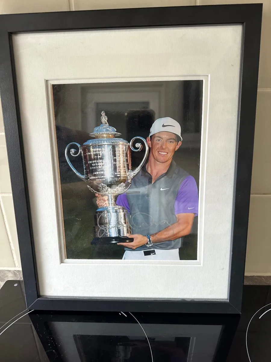 Picture& Black frame signed Rory McIlory golfer - Image 2