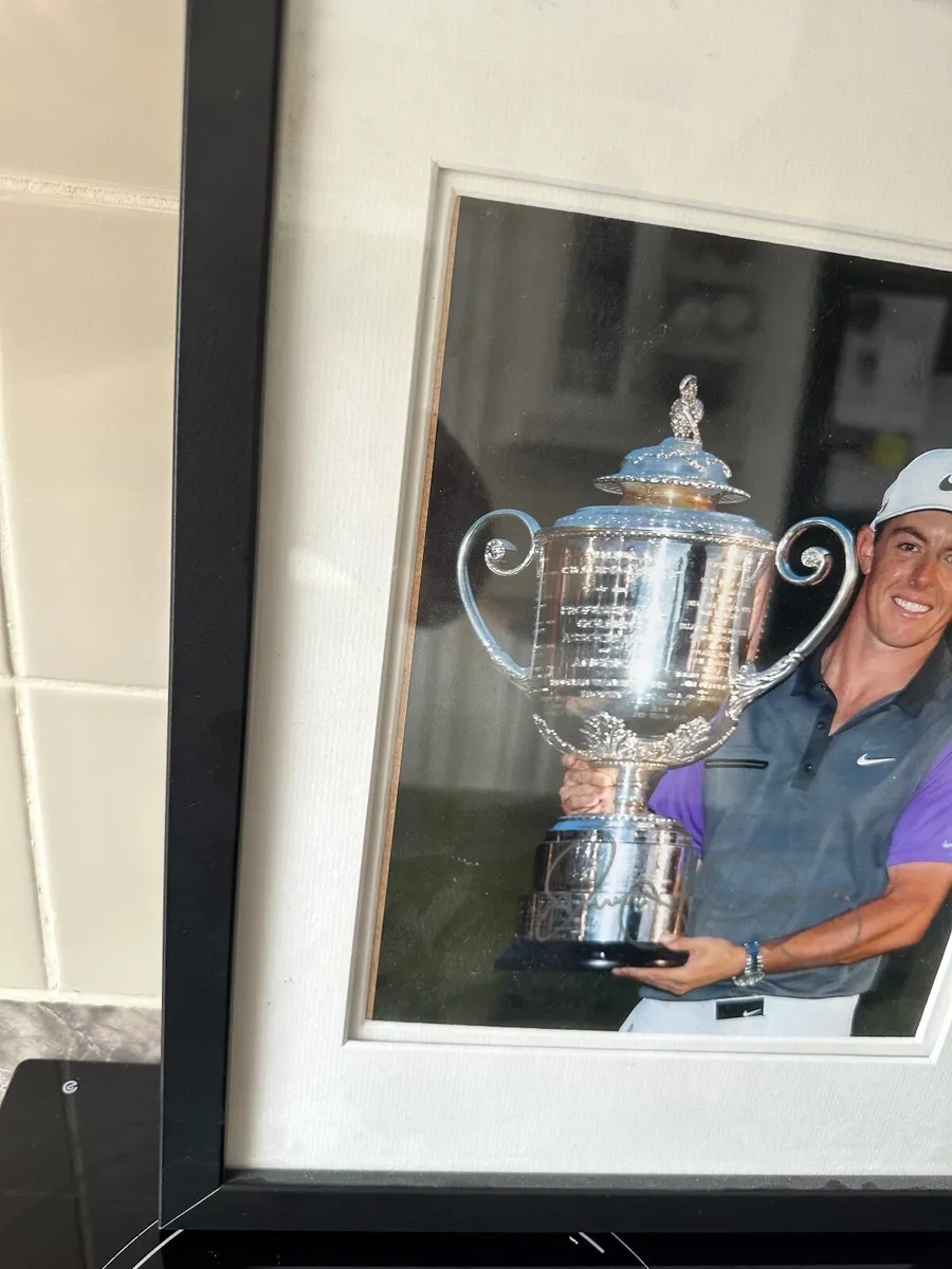 Picture& Black frame signed Rory McIlory golfer - Image 3